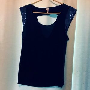 Studio Y Women’s top size XL